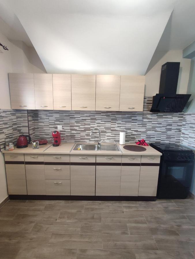 Aithra 2 Apartment ตรีโปลิส ภายนอก รูปภาพ